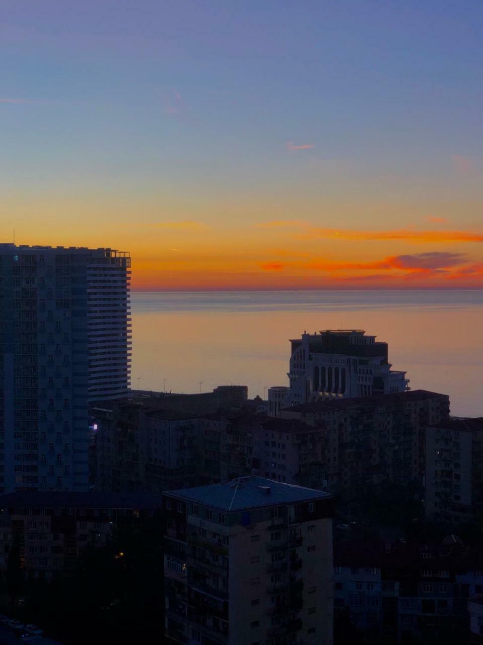 Cozy Bright Apartment With Amazing Sea View Batumi Exterior photo