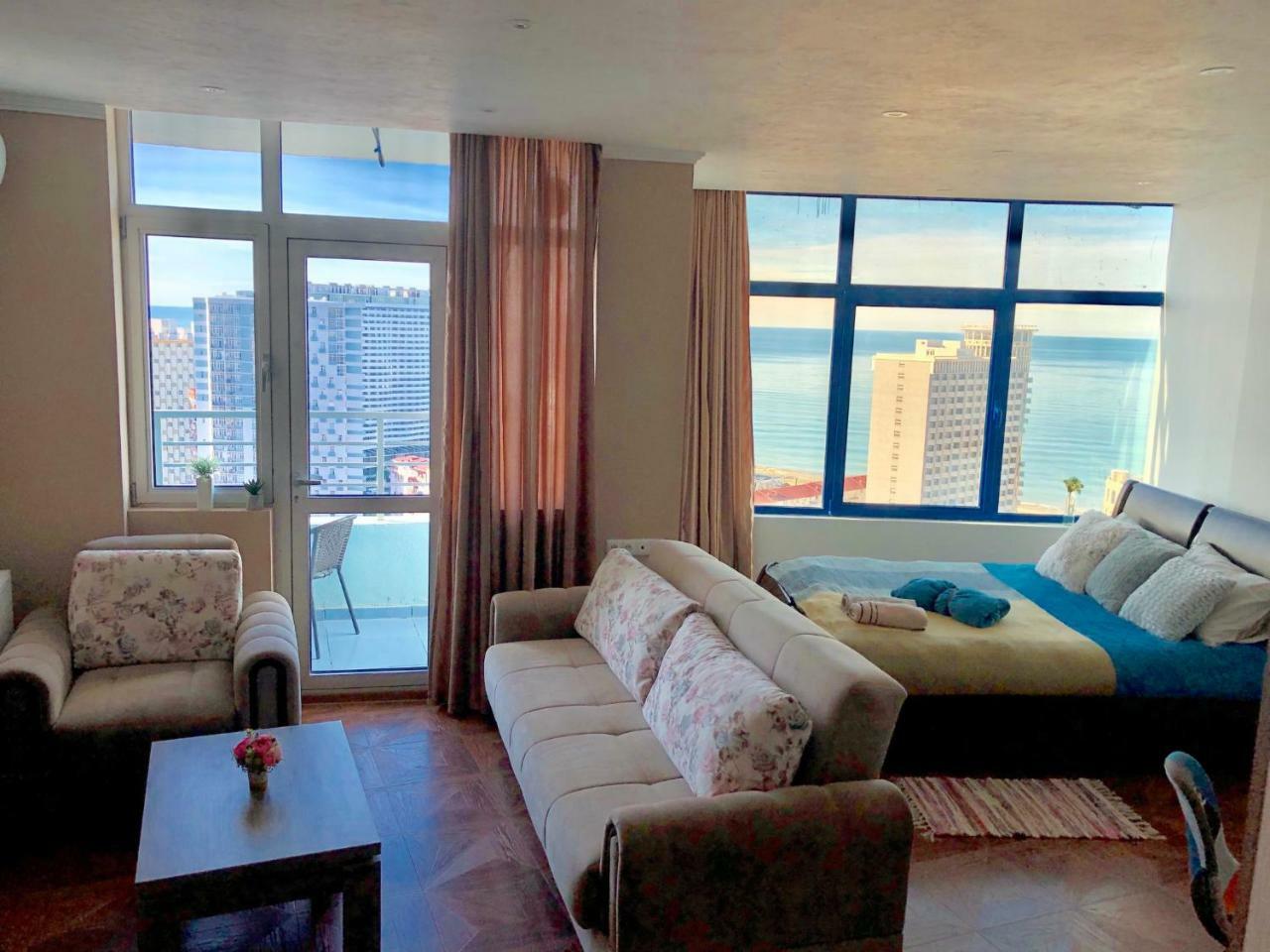 Cozy Bright Apartment With Amazing Sea View Batumi Exterior photo